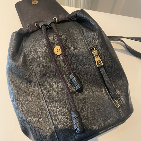 Faux leather drawstring backpack - Picture 2 of 5